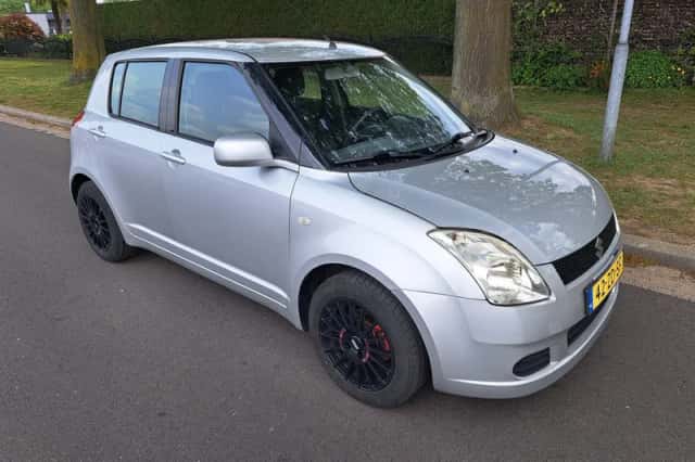 Suzuki Swift (2008) thumbnail 1