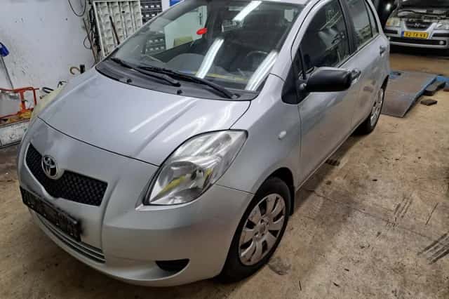 Toyota Yaris (2008) thumbnail 1