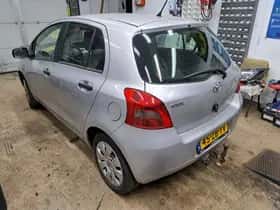 Toyota Yaris thumbnail 3