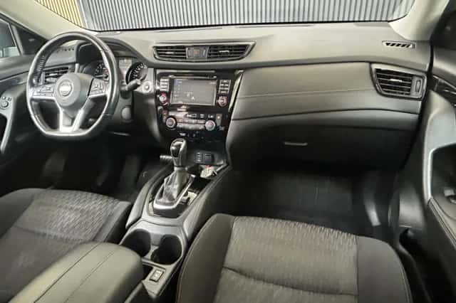 Nissan X-Trail (2019) thumbnail 2