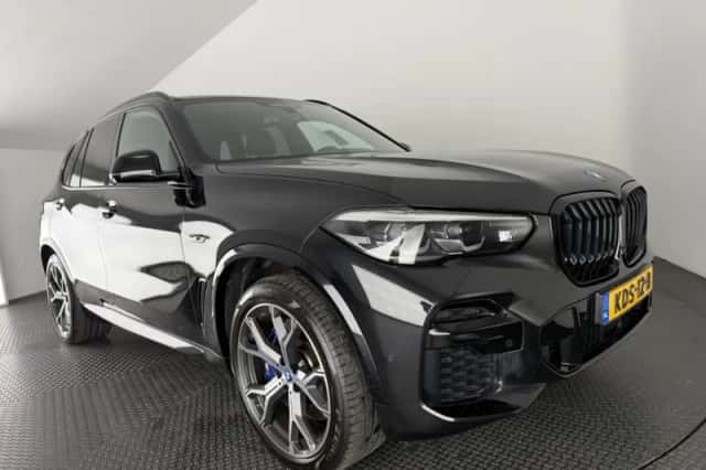 BMW X5 (2023) thumbnail 3