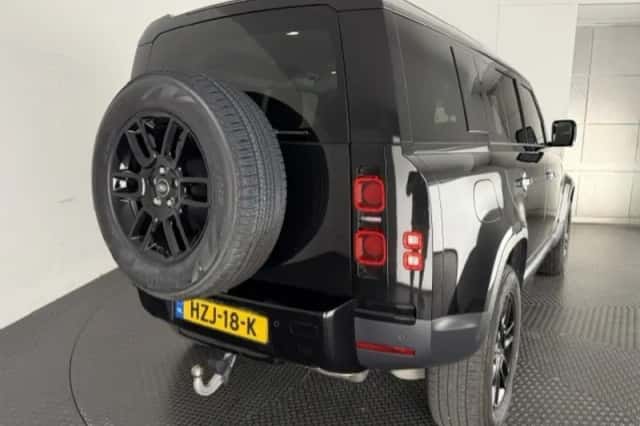 Land Rover Defender (2025) thumbnail 2