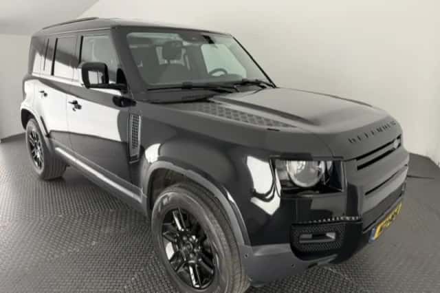 Land Rover Defender (2025) thumbnail 3