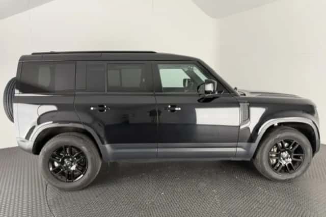 Land Rover Defender (2025) thumbnail 5