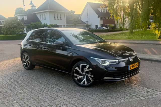 Volkswagen Golf (2023) thumbnail 1