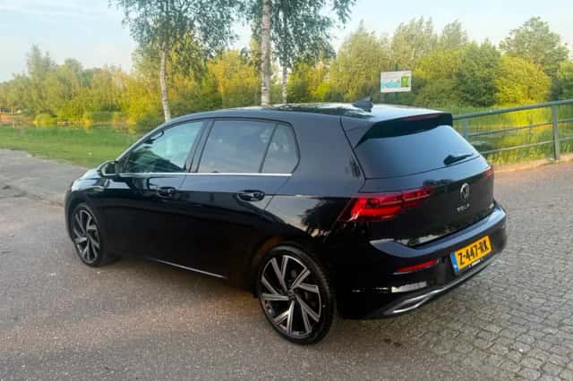 Volkswagen Golf (2023) thumbnail 5