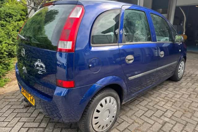 Opel Meriva (2003) thumbnail 3