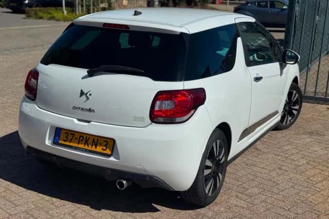 Citroën DS3 (2011) thumbnail 3
