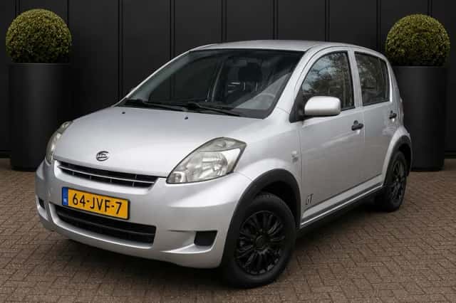 Daihatsu Sirion 2 (2009) thumbnail 1
