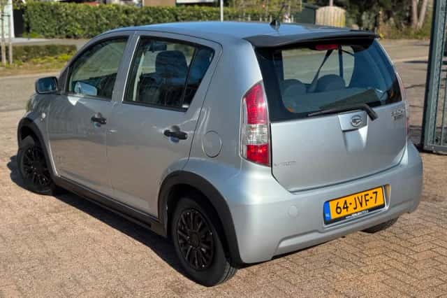 Daihatsu Sirion 2 (2009) thumbnail 4