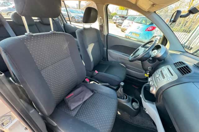 Daihatsu Sirion 2 (2009) thumbnail 6