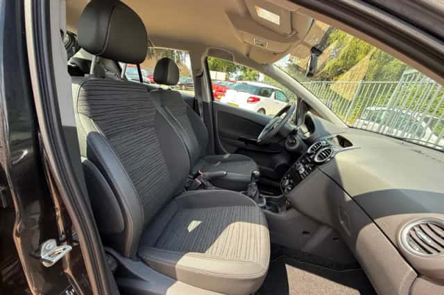 Opel Corsa (2014) thumbnail 6