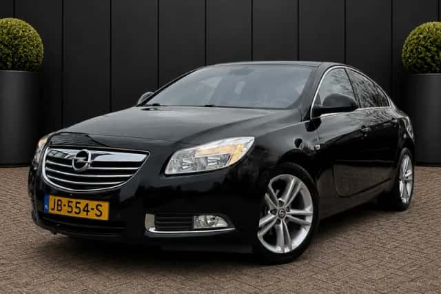 Opel Insignia (2012) thumbnail 1