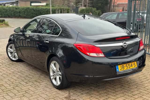 Opel Insignia (2012) thumbnail 4