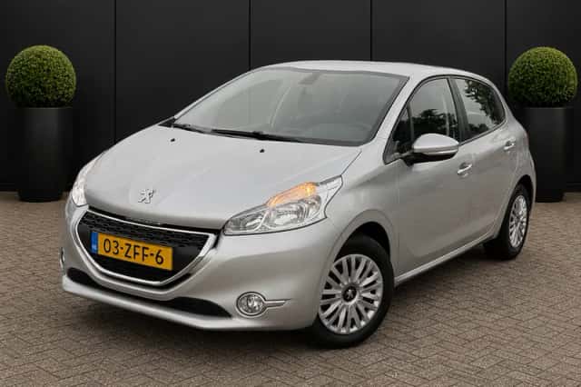 Peugeot 208 (2012) thumbnail 1
