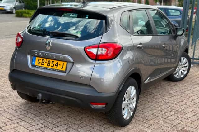 Renault Captur (2015) thumbnail 3