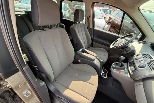 Renault Scénic (2007) thumbnail 6