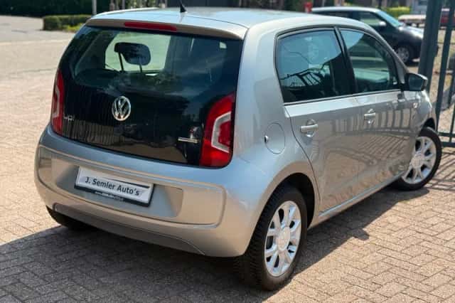 Volkswagen Up! (2013) thumbnail 3