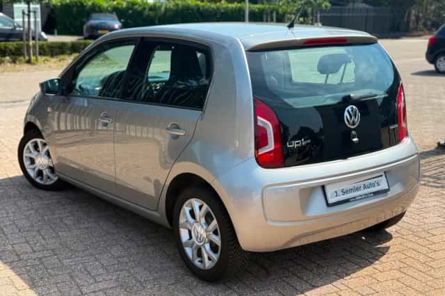 Volkswagen Up! (2013) thumbnail 4