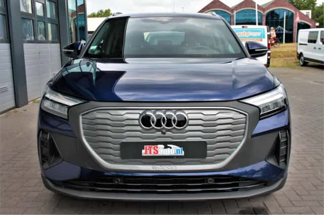 Audi Q4 e-tron (2024) thumbnail 2