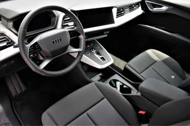 Audi Q4 e-tron (2024) thumbnail 14