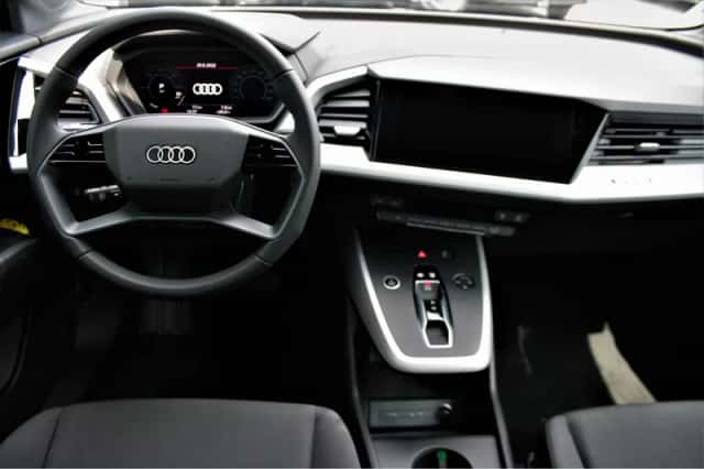 Audi Q4 e-tron (2024) thumbnail 15