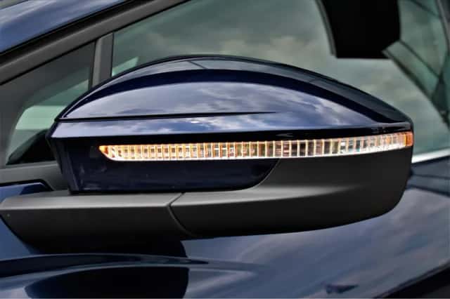 Audi Q4 e-tron (2024) thumbnail 4