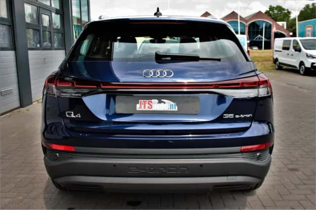 Audi Q4 e-tron (2024) thumbnail 6