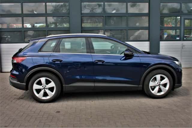Audi Q4 e-tron (2024) thumbnail 7