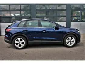 Audi Q4 e-tron (2024) thumbnail 7