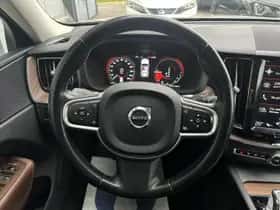 Volvo XC60 (2017) thumbnail 14