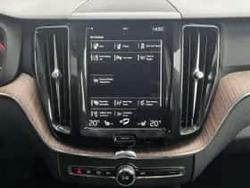 Volvo XC60 (2017) thumbnail 22