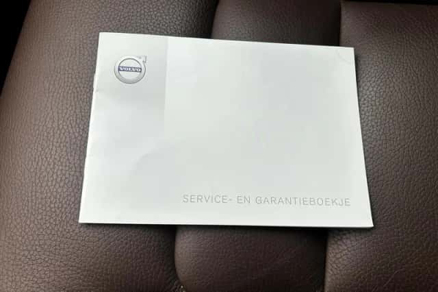 Volvo XC60 (2017) thumbnail 30