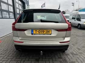 Volvo XC60 (2017) thumbnail 9