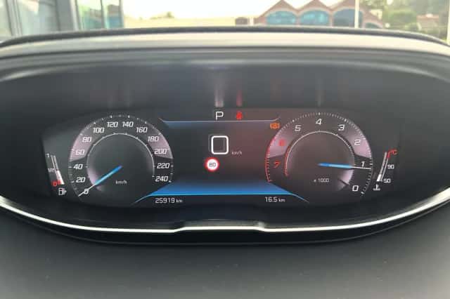 Peugeot 3008 (2023) thumbnail 15