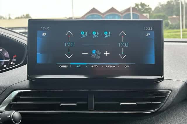 Peugeot 3008 (2023) thumbnail 17