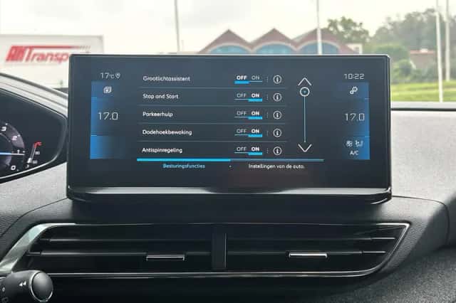 Peugeot 3008 (2023) thumbnail 19