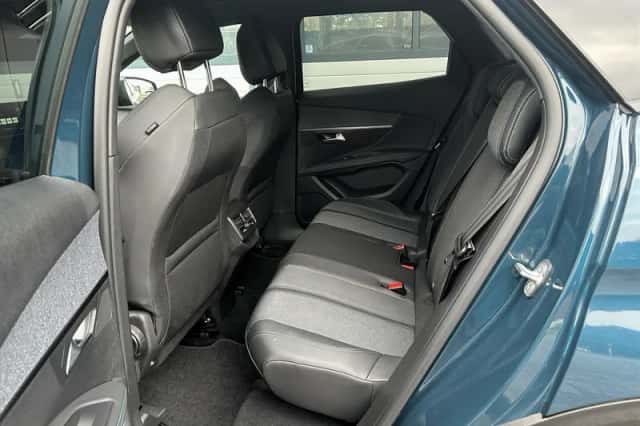 Peugeot 3008 (2023) thumbnail 6