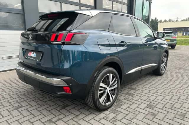 Peugeot 3008 (2023) thumbnail 9