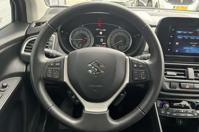 Suzuki S-Cross (2023) thumbnail 13