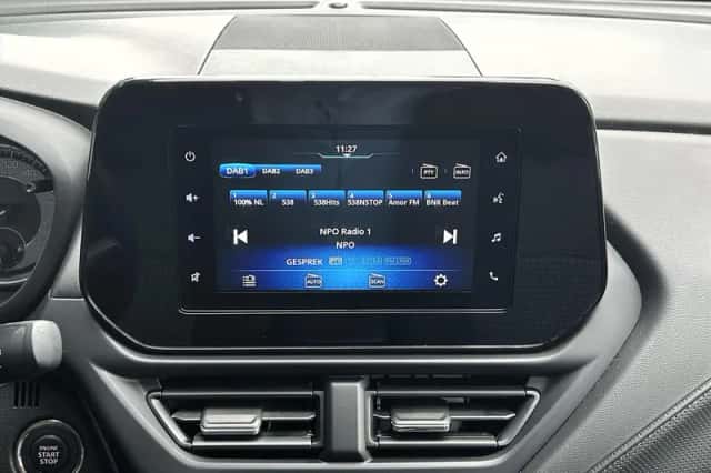 Suzuki S-Cross (2023) thumbnail 17