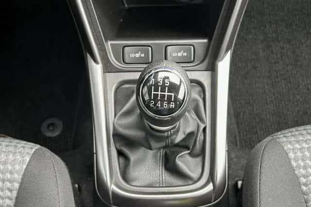 Suzuki S-Cross (2023) thumbnail 23
