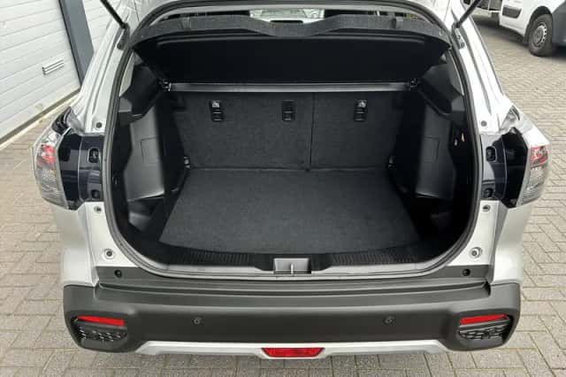 Suzuki S-Cross (2023) thumbnail 9