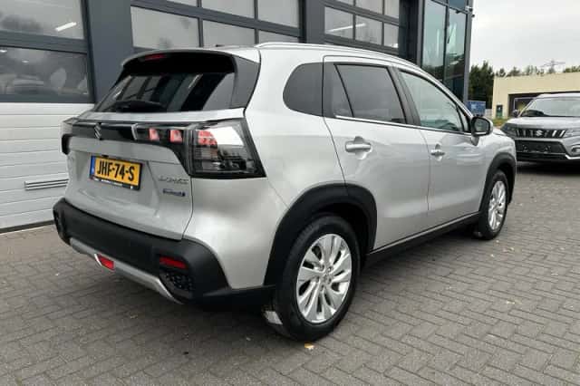 Suzuki S-Cross (2023) thumbnail 10
