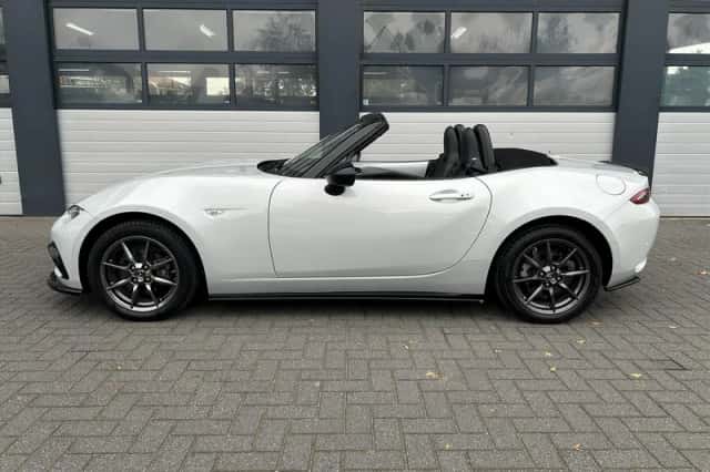 Mazda MX-5 (2019) thumbnail 5