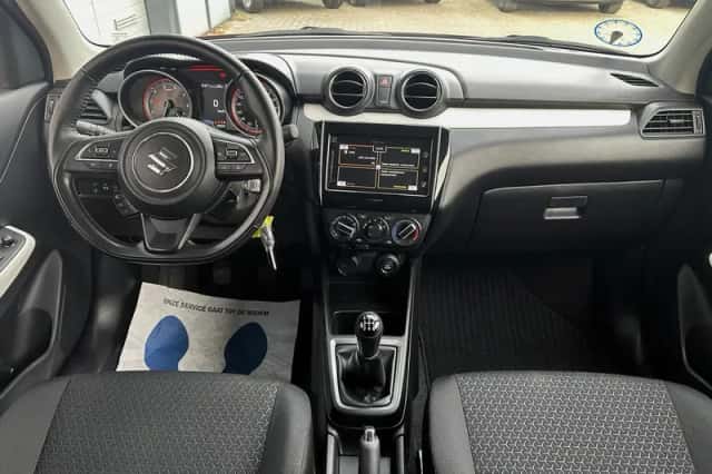 Suzuki Swift (2023) thumbnail 11