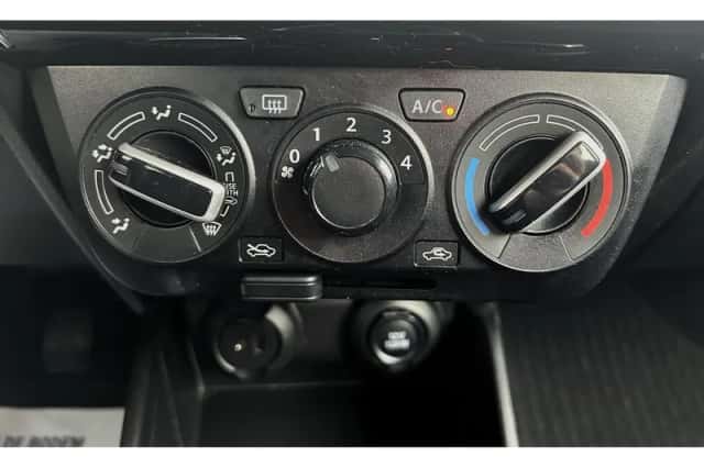 Suzuki Swift (2023) thumbnail 23
