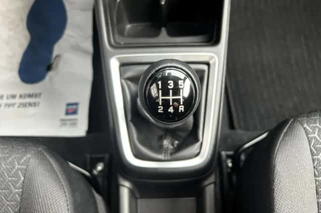 Suzuki Swift (2023) thumbnail 24