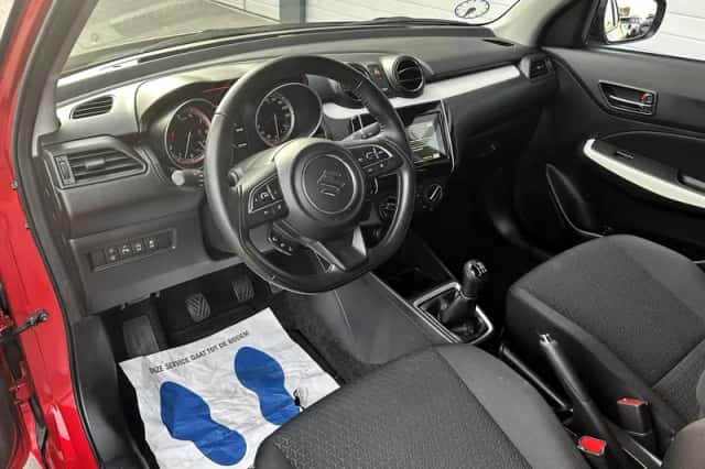 Suzuki Swift (2023) thumbnail 5