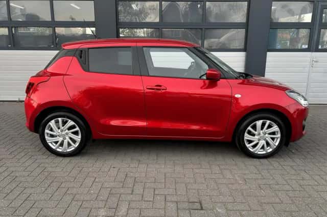 Suzuki Swift (2023) thumbnail 10